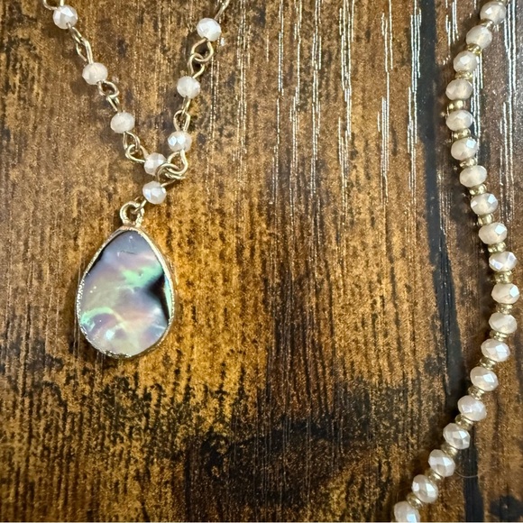 Mother of Pearl Necklace w/ Pendant & Matching Dangle Earrings, Boho, Layered - Picture 4 of 7